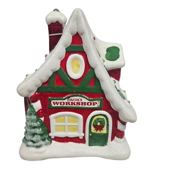 NWT Hallmark 2012 Light-Up Musical Santa's Workshop‎ North Pole Village - Picture 15 of 15